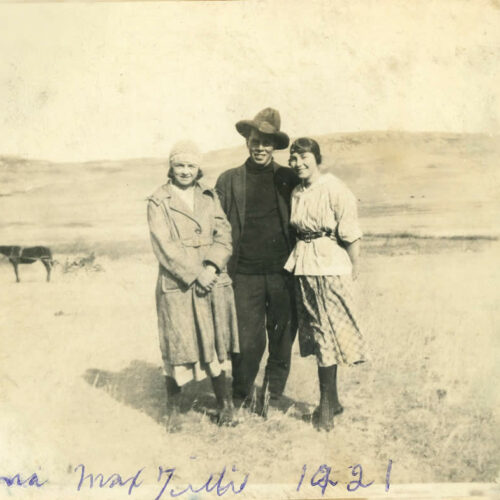 Edna Trottier, Max Trottier, Tillie Parenteau 1921 Max Trottier was Tillie’s first cousin. Max’s father, Patrice and Tillie’s mother Ursula were siblings. Patrice moved his family from the lake to a ranch at Val Marie. Max settled in Malta, Montana. Fonds / Collection: Barb Parchman and family fonds